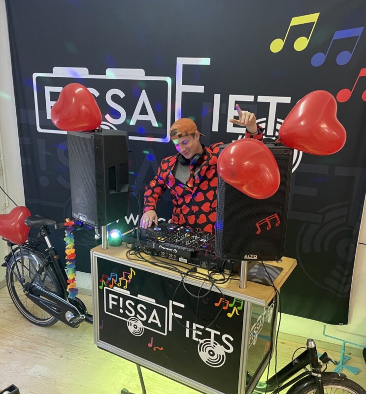 dj op jouw bruiloft met Dj bakfiets